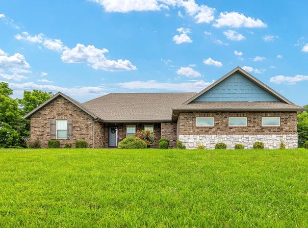 893 Azalea Lane, Clever, MO 65631