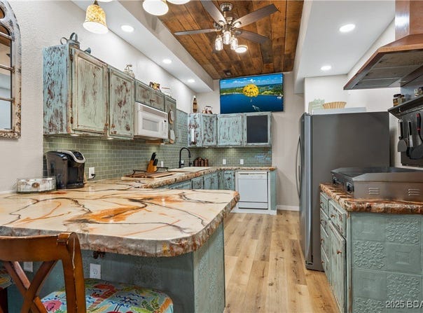 960 Spring Cove Road, Sunrise Beach, MO 65079