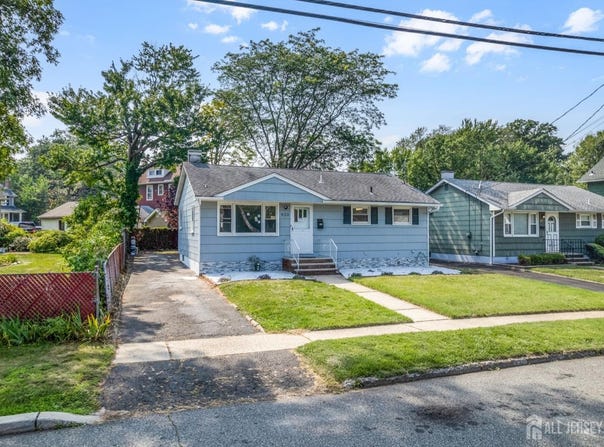 633 Harrell Avenue, Woodbridge Proper, NJ 07095