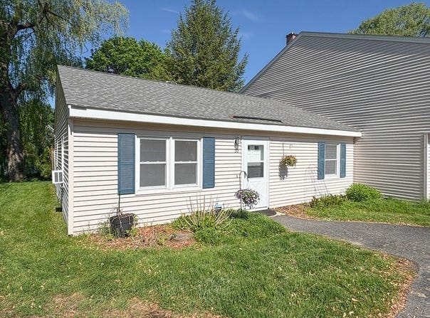 103 Main St, Pepperell, MA 01463