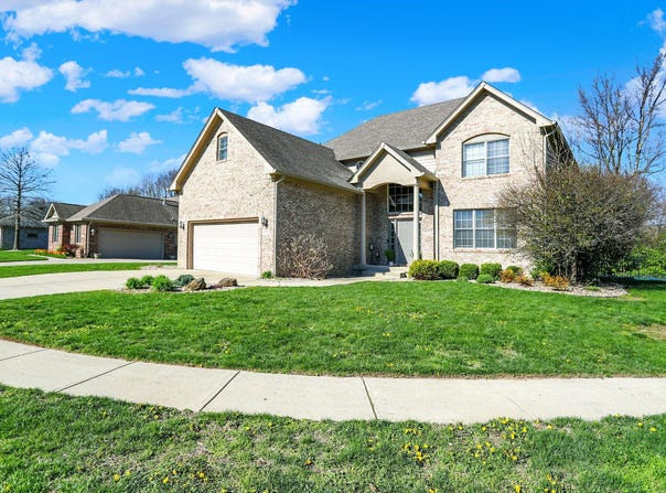 386 White Oak Lane, Greenwood, IN 46142