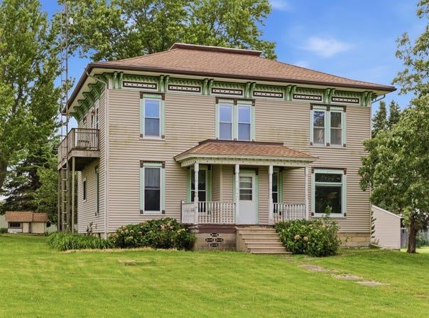 403 E Cherokee Avenue, Shabbona, IL 60550