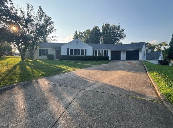 2655 E Ridgewood Circle, Zanesville, OH 43701