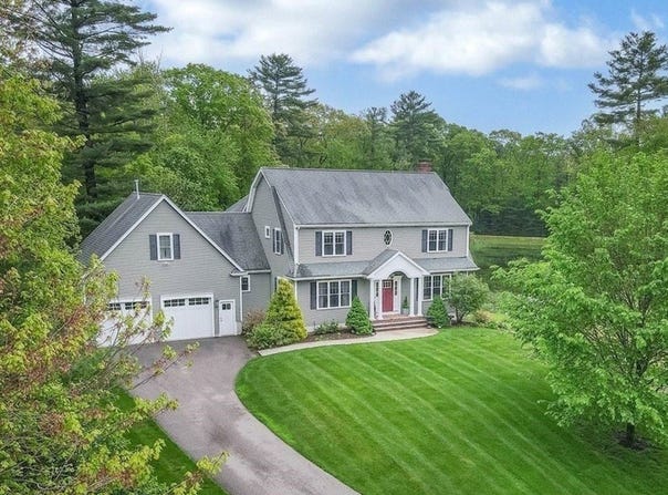 4 Buckskin Dr, Mansfield, MA 02048