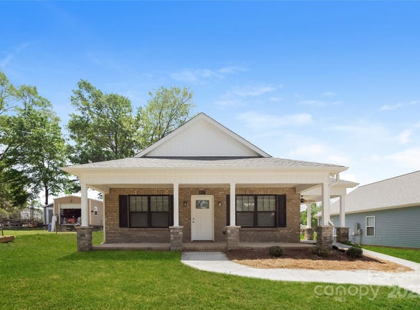 507 E Cloninger Street, Dallas, NC 28034