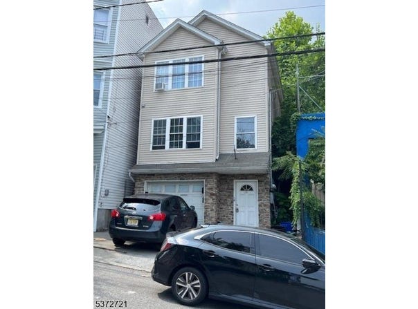 135 N 3Rd St, Paterson City, NJ 07522-1347