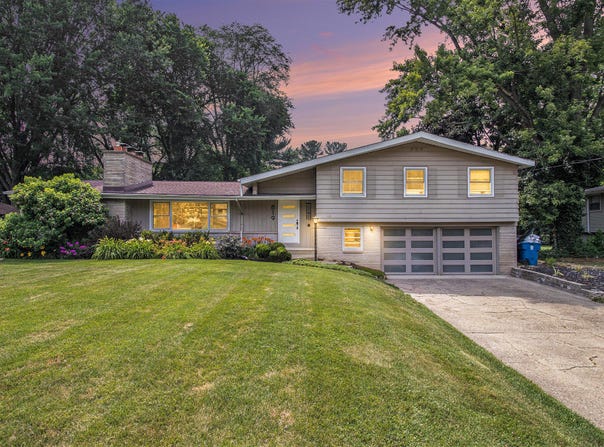 819 Thomas Street, Plainwell, MI 49080