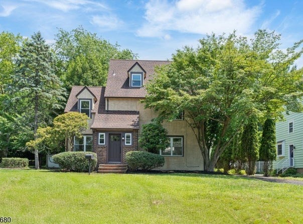 195 Rockview Ave, North Plainfield Boro, NJ 07063-1820