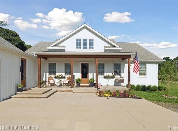 6122 Hartland Road, Fenton, MI 48430
