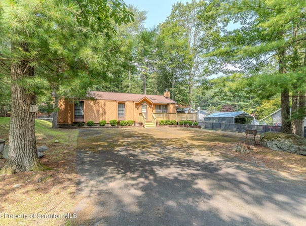 510 Covered Bridge Drive, Lakeville, PA 18438