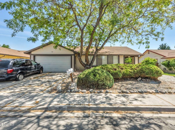 3553 Willowdale Drive, Sparks, NV 89434