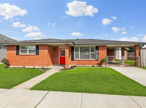 3020 DECOMINE Drive, Chalmette, LA 70043