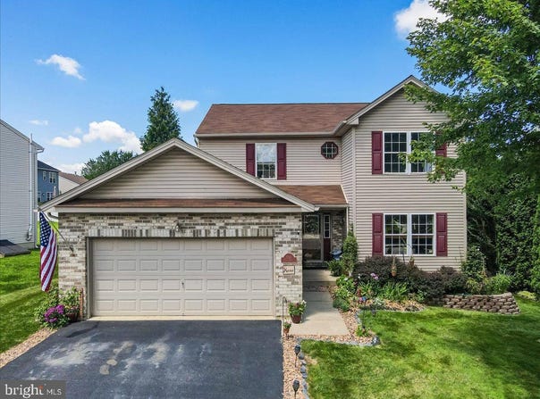 1245 VERA DRIVE, EASTON, PA 18040