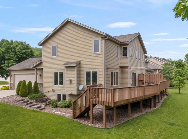 405 Century Oak Dr, Waukesha, WI 53188