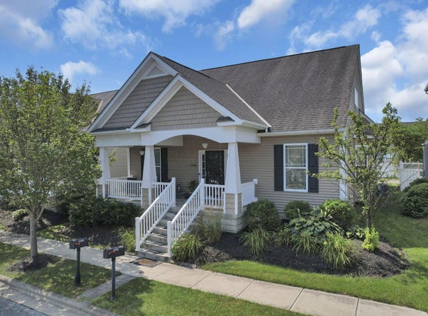 4498 Snowy Meadow Drive, Grove City, OH 43123