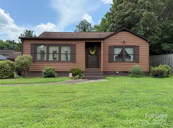 1614 Norwood Street SW, Lenoir, NC 28645