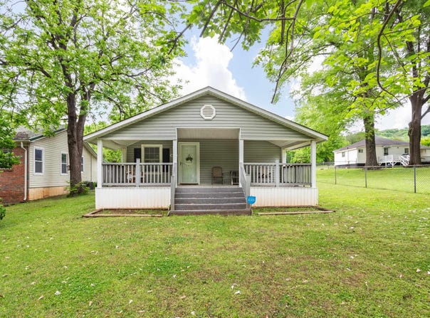 8420 LAWLEY AVENUE, LEEDS, AL 35094