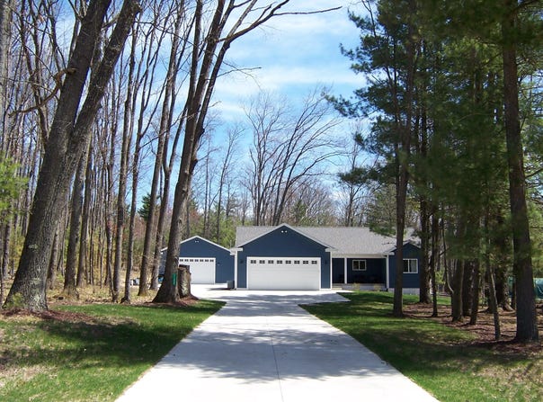11889 Majestic Hills Court, Roscommon, MI 48653