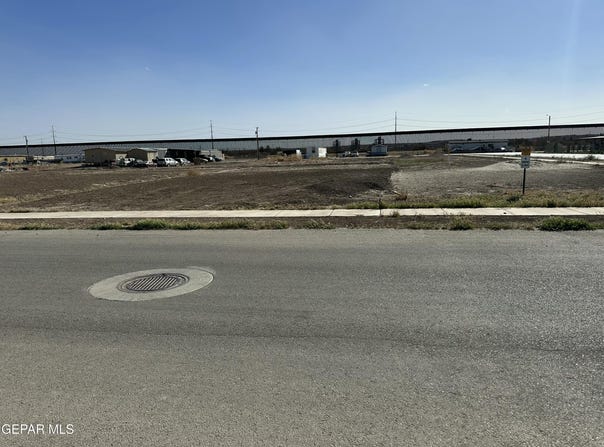 13700 Valle Norway Dr., San Elizario, TX 79849