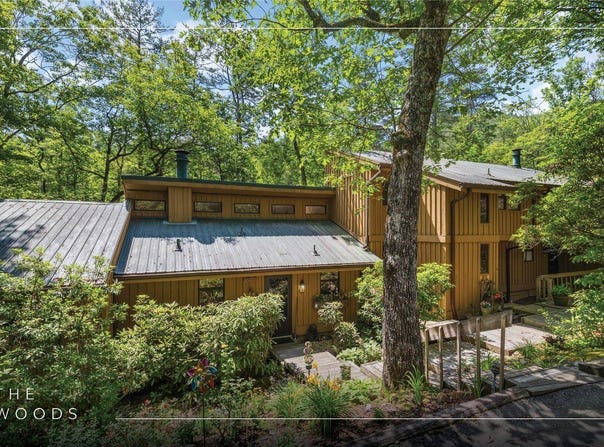 38 Lonely Mountain Drive, Sapphire, NC 28774