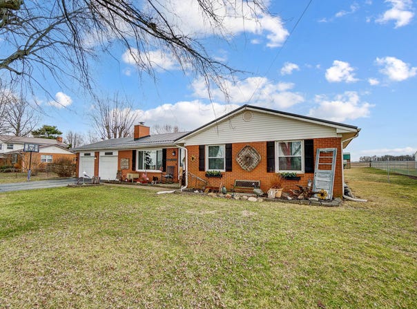 1849 Old Springfield Road, New Holland, OH 43145