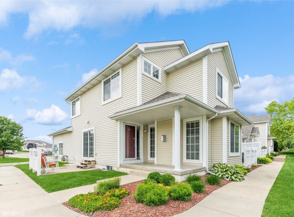 15421 Westbrook Drive, Urbandale, IA 50323