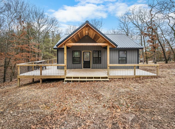 30463 Sassafras Dr, Warsaw, MO 65355