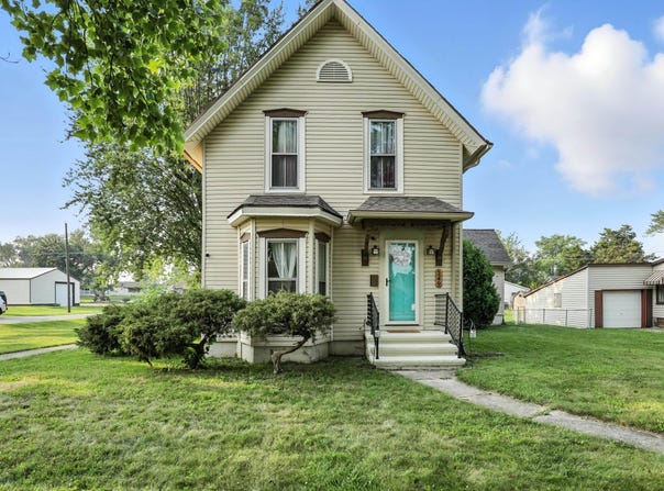249 W Oak Street, Butler, IN 46721