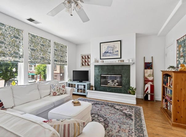 1049 Mcclelland Drive, Windsor, CA 95492