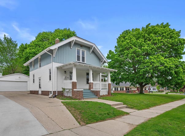 812 New York Ave, Manitowoc, WI 54220