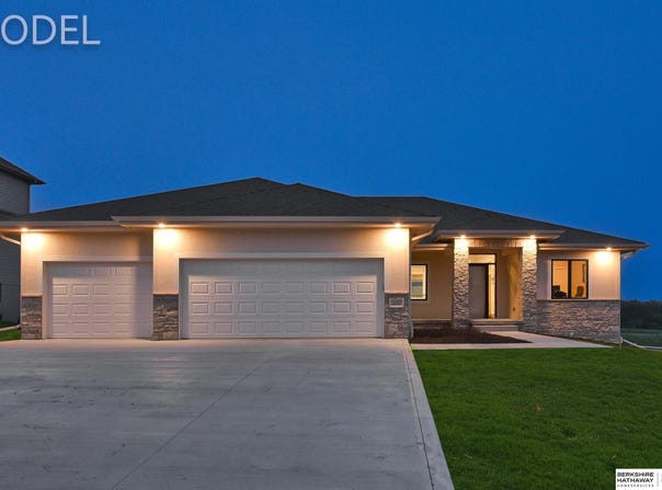 11003 S 102nd Street, Papillion, NE 68046