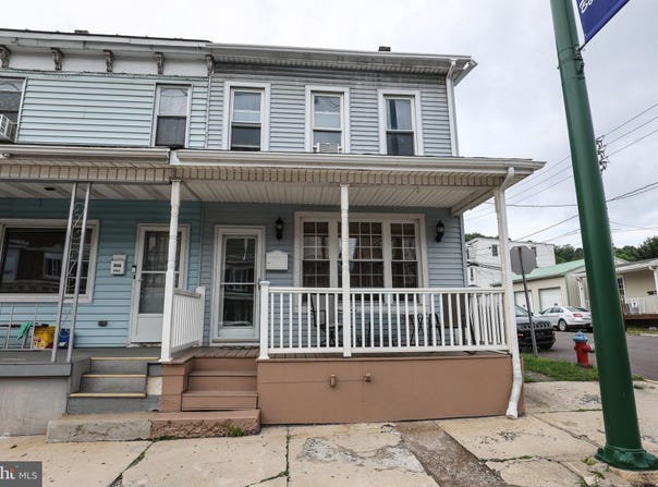 300 S 2ND Street, SAINT CLAIR, PA 17970