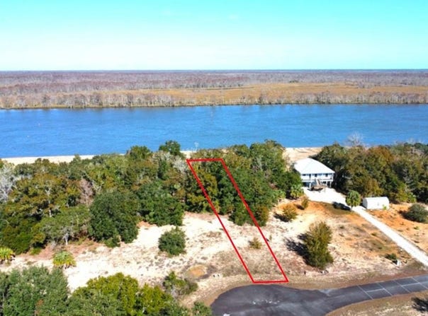 184 River Chase Rd, Apalachicola, FL 32320