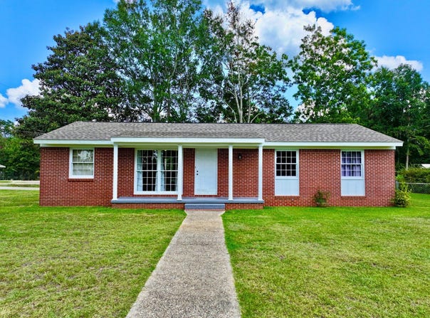 111 Sage Ave, Grove Hill, AL 36451
