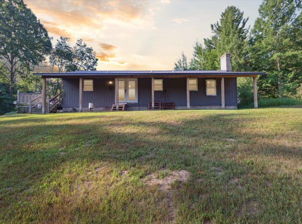 23901 22 Mile Road, Paris, MI 49338