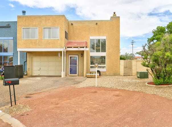 589 DIEZ Y OCHO Court SE, Rio Rancho, NM 87124