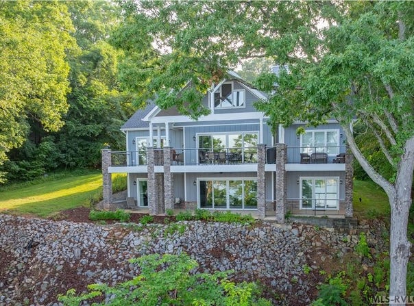 84 Lost Forest Road, Bracey, VA 23919