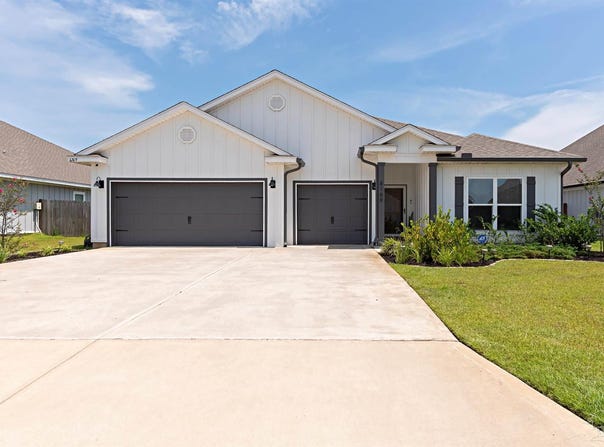 6169 Jenks Dr, Gulf Breeze, FL 32563