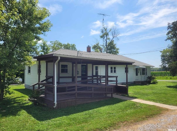8810 E Cranberry Road, Bonnie, IL 62816