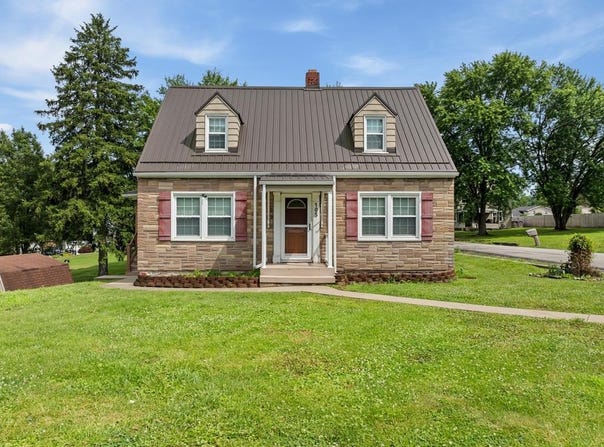 105 Erwin Avenue, Follansbee, WV 26037