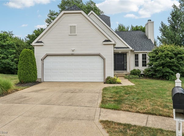 957 Devonwood Drive, Wadsworth, OH 44281