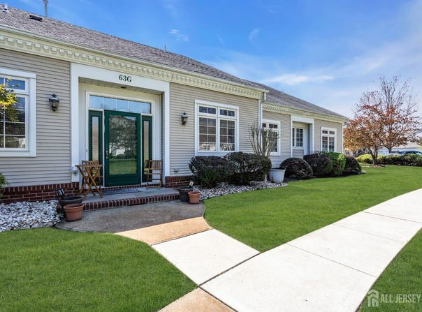 63 Winthrop Road, Monroe, NJ 08831