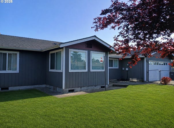 309 S HAZEL St, Brookings, OR 97415