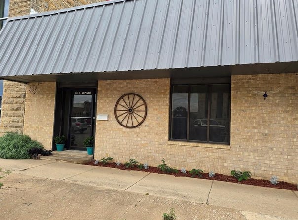 115 E Archer Street, Jacksboro, TX 76458