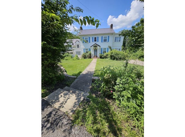 1405 Ravinia Road, Charleston, WV 25314