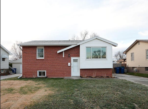 1005 CACHELIN Drive, CARTER LAKE, IA 51510