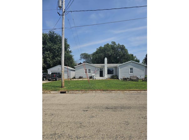 604 Commercial Street, Reinbeck, IA 50669