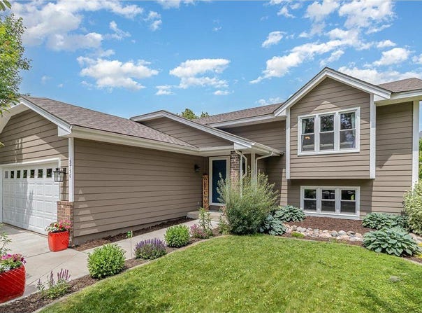5750 Lone Oak Drive, Savage, MN 55378