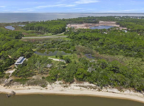 270 Pruett Rd, Eastpoint, FL 32328