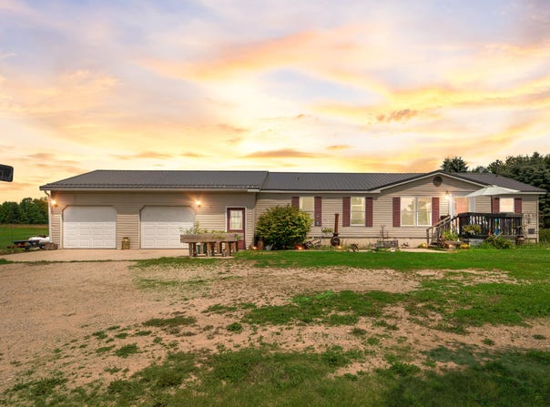 4740 Hoover Road, Barryton, MI 49305